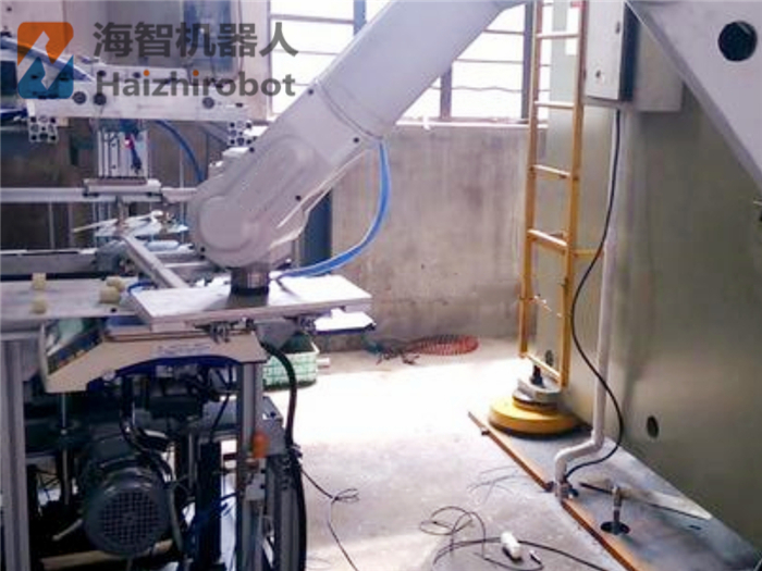 沖壓送料機械手生產線重要組成--自動上料機臺！