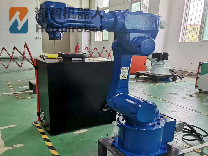 海智又?叒叕接單了！機(jī)器人餐具噴漆