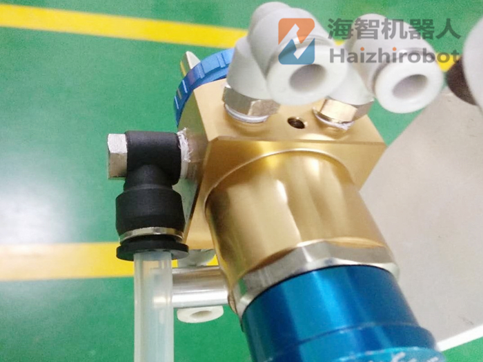 噴涂機器人供漆系統(tǒng)-自動噴槍、油泵！